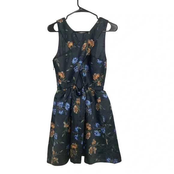 Zara Basics Flare Floral Print Navy Back Crossover Pleated Dress Size Small - Picture 9 of 11